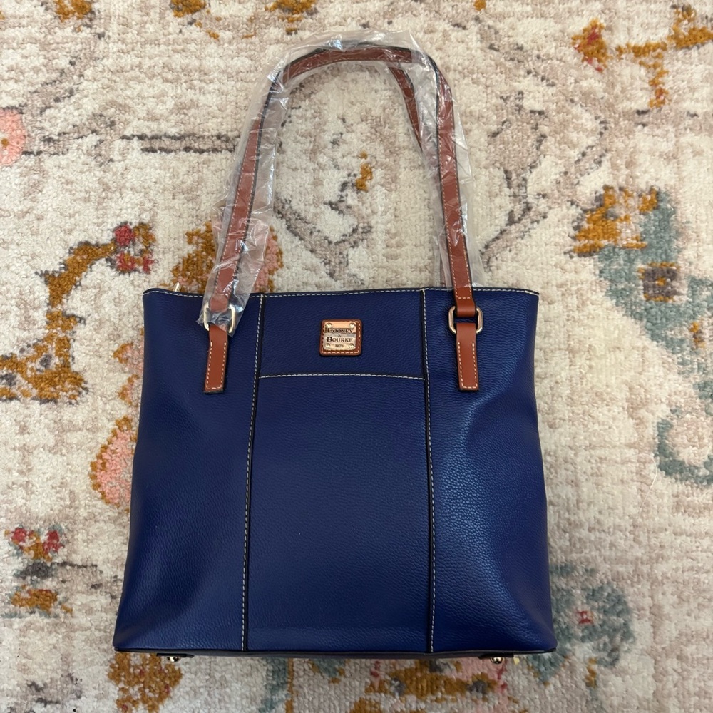 Dooney & Bourke shoulder bag